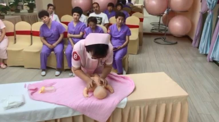 緩解寶寶腸絞痛、脹氣的排氣操怎么做?